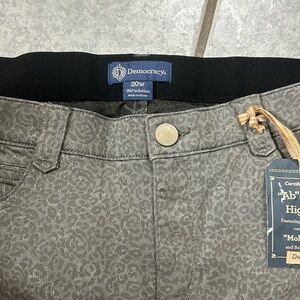 NWT Democracy Absolution Size 20w gray animal print!
